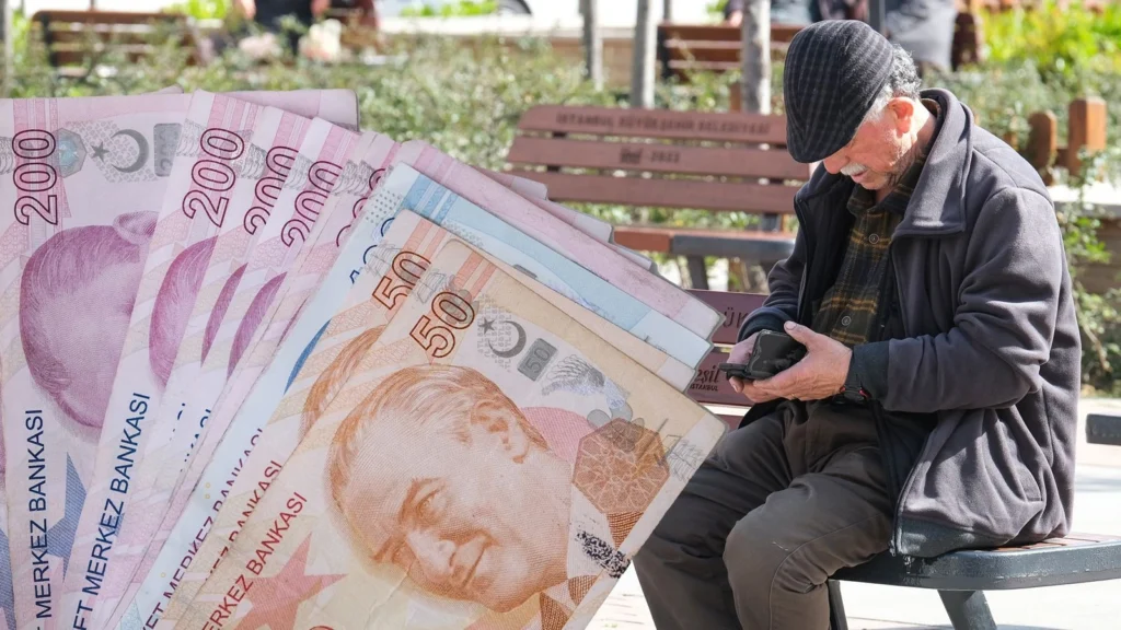 Alanya'da Emekli Bayram İkramiyesinde 2026 Beklentisi Arttı - Mega TV emeki ikramiyesi 1 - Mega TV