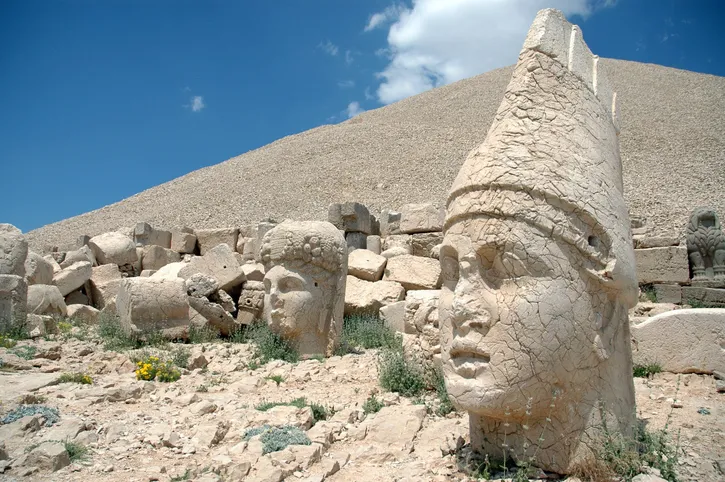 2 Bin Yıldır Açılmayan Zirve: Nemrut Dağı’nda Dev Sır Perdesi - Mega TV nemrut dagi 2 - Mega TV