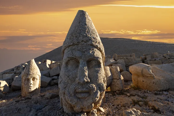 2 Bin Yıldır Açılmayan Zirve: Nemrut Dağı’nda Dev Sır Perdesi - Mega TV nemrut dagi 5 - Mega TV