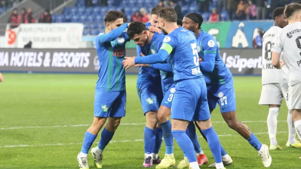 Rizespor Evinde, Kocaelispor'u 2-0 Mağlup Etti - Mega TV rizespor kocaelispor 3 - Mega TV