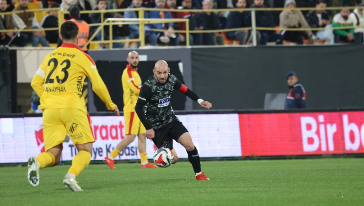 Galatasaray, Alanyaspor’u 2-1 Mağlup Edip Grubu Lider Bitirdi