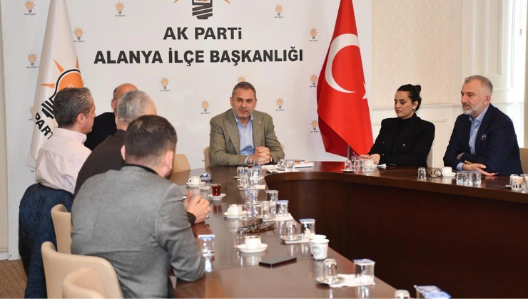 Alanya'da Sektör Temsilcileri AK Parti İlçe Teşkilatı’nda Buluştu - Mega TV Alanya haber 12 2 - Mega TV