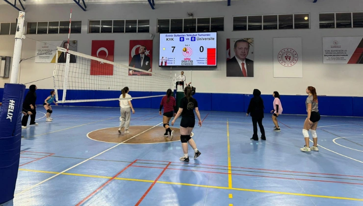 Gazipaşa’da 8 Mart’a Özel Voleybol Turnuvası Başladı - Mega TV Alanya haber 21 - Mega TV