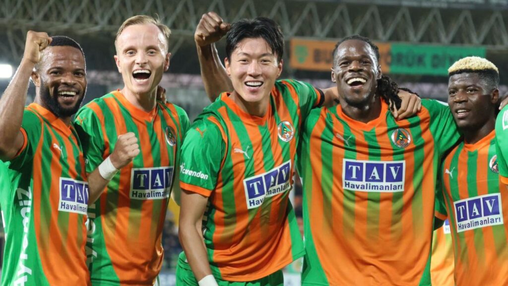 Galatasaray’da Alanyaspor Maçı Öncesi Kadro Sürprizi: 8 Eksik - Mega TV galatasaray 1 - Mega TV