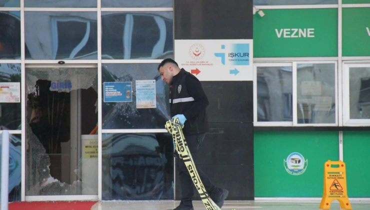 Antalya'da Belediye Binasına Silahlı Saldırı: Şüpheli Gözaltında - Mega TV Alanya haber 5 - Mega TV