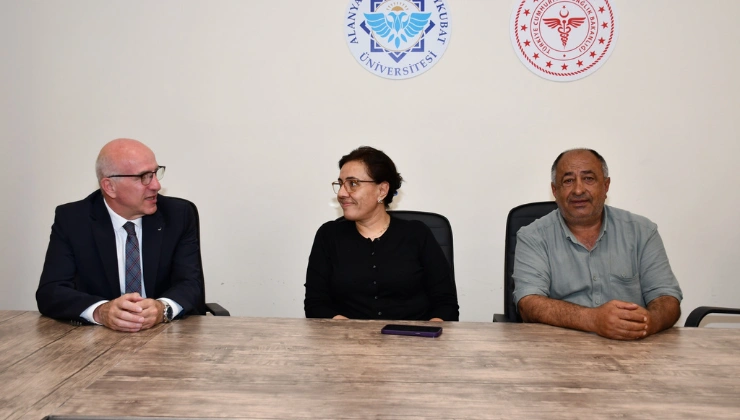 Alanya Eğitim ve Araştırma Hastanesi’nde Vefa Günü: 37 Yıllık Emek Alkışlarla Uğurlandı - Mega TV Alanya haber 57 3 - Mega TV