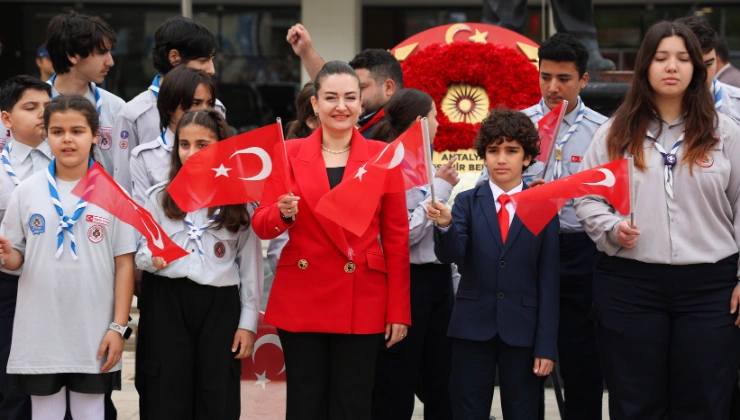 Antalya’da 23 Nisan Geleneği: Başkanlık Koltuğu Çocuklara Emanet - Mega TV Alanya haber 77 3 - Mega TV