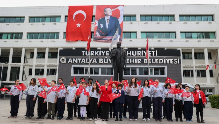 Antalya’da 23 Nisan Geleneği: Başkanlık Koltuğu Çocuklara Emanet - Mega TV Alanya haber 78 3 - Mega TV