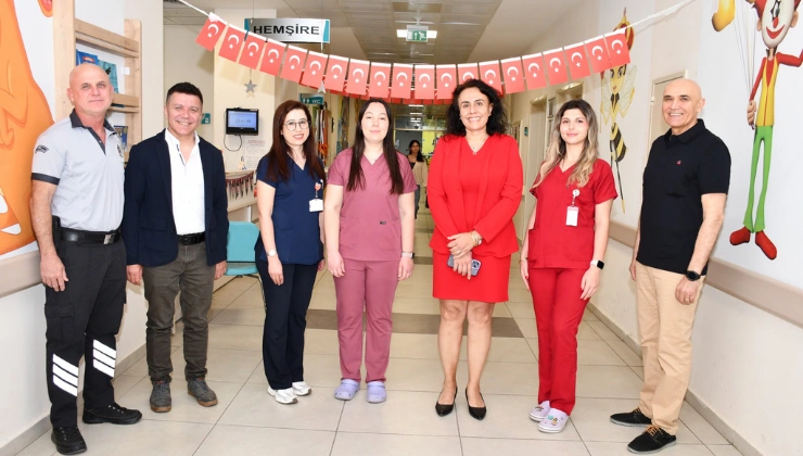 Alanya’da Hastanede 23 Nisan Coşkusu: Minik Hastalara Sürpriz, Küçük Başhekimlere Büyük Gurur - Mega TV Alanya haber 82 3 - Mega TV