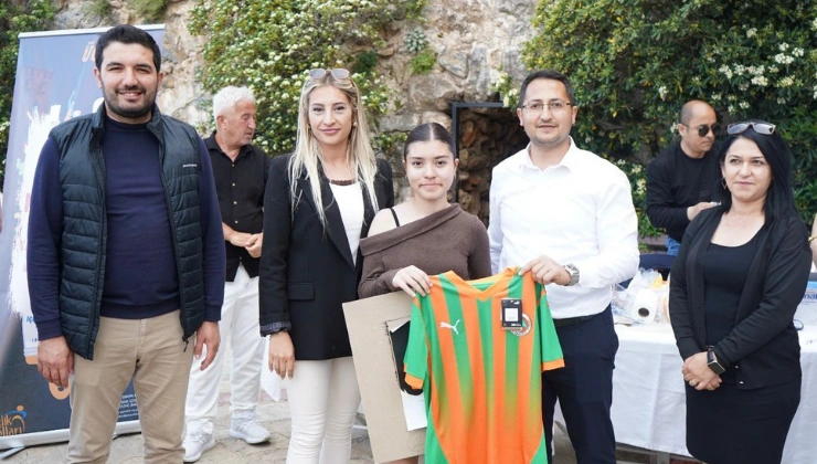 AK Gençlik’ten 23 Nisan’a Renkli Dokunuş: Minik Ressamlar Ödüllerini Aldı - Mega TV Alanya haber 85 3 - Mega TV