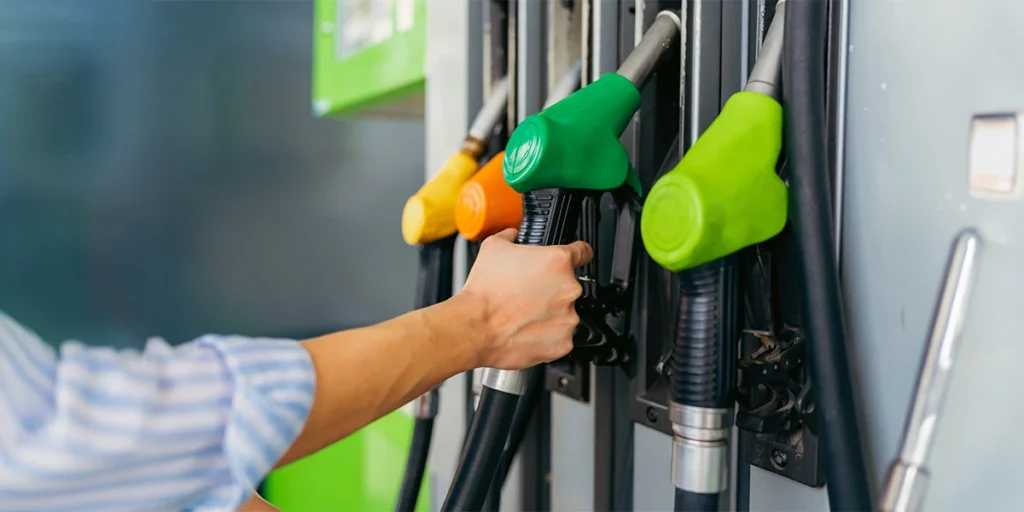 Güncel Akaryakıt Fiyatları: Petrol Dalgalandı, Pompa Fiyatları Yükselişte - Mega TV akaryakit zamlari 4 - Mega TV