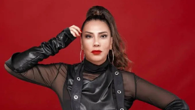 Şarkıcı Işın Karaca Deport Edildi! Gerekçe: “Ne mutlu Türk’üm Diyene” Sözleri - Mega TV isin karaca 2 - Mega TV
