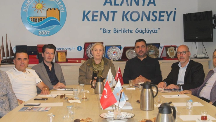 Alanya Turizminde 2026 Endişesi: Sektör Temkinli Mesaj Verdi - Mega TV Alanya haber 2026 05 07T132514.007 - Mega TV
