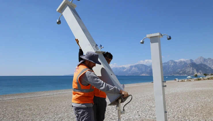 Antalya’da Aynı Anda Yaz ve Kış: Konyaaltı Plajı Hazırlanıyor, Yaylalarda 6 Metre Karla Mücadele Sürüyor - Mega TV Alanya haber 2026 05 15T110030.005 - Mega TV