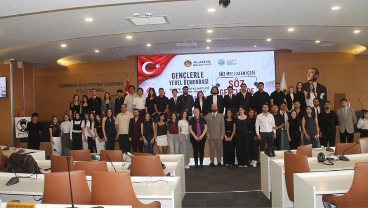 Alanya Gençlik Manifestosu: “Söz Gençlerde, Gelecek Alanya’da” Mecliste Yankılandı - Mega TV Alanya haber 2026 05 18T145335.053 - Mega TV