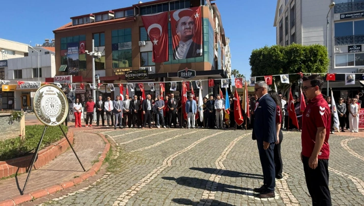 Gazipaşa’da 19 Mayıs Coşkusu: İlçe Stadında Çelenk Sunma ve Kutlama Töreni Gerçekleştirildi - Mega TV Alanya haber 2026 05 19T123812.778 - Mega TV