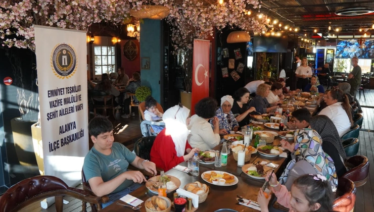 EMŞAV Alanya’dan Şehit Annelerine Anlamlı Anneler Günü Programı - Mega TV Alanya haber 6 1 - Mega TV