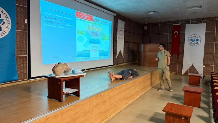 “Alanya Eğitim ve Araştırma Hastanesi’nde Sağlık Çalışanlarına Hayat Kurtaran CPR Eğitimi” - Mega TV Alanya haber 68 - Mega TV