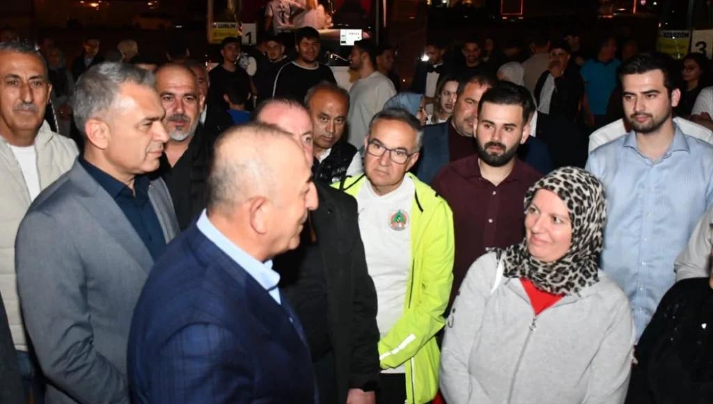 Hatay’a Vefa Seferi: Dayanışma Yolculuğu Uğurlandı - Mega TV Alanya haber 79 - Mega TV