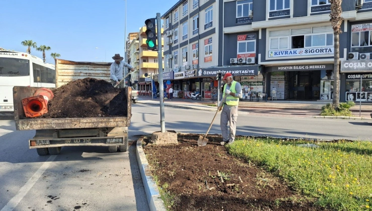 Gazipaşa’da Renkli Dönüşüm: Belediye Ekiplerinden Çiçek Seferberliği - Mega TV Alanya haber 97 - Mega TV