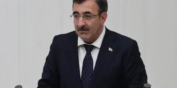 Türkiye ekonomisi küresel risklere rağmen dayanıklılığını koruyor