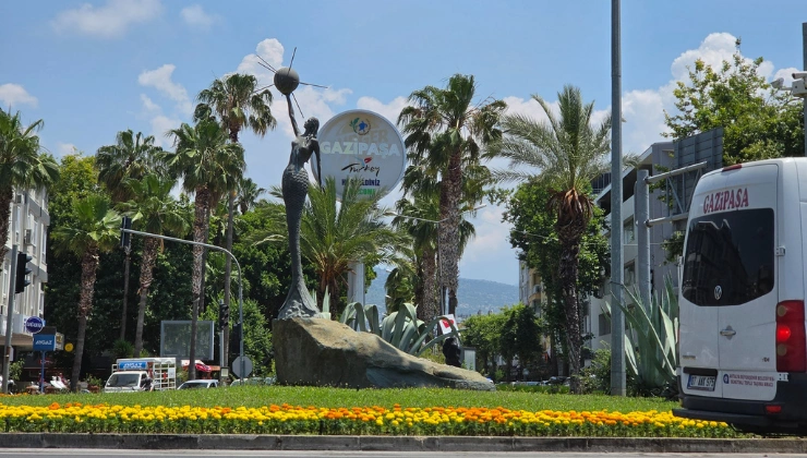 Gazipaşa'nın Caddeleri Rengârenk Görünüme Kavuştu - Mega TV Alanya haber 2026 06 10T142728.777 - Mega TV