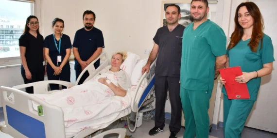 Alanya’da Dev Operasyon: Karnından 12 Kiloluk Kitle Çıkarıldı