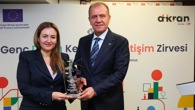 Büyükşehir’in Gençlik Çalışmaları Ödülle Taçlandı - Mega TV Alanya haber 2026 06 17T161006.503 - Mega TV