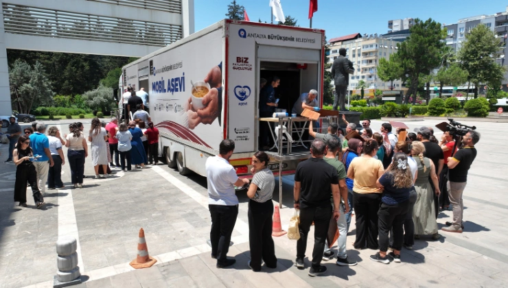 Antalya’da Aşure Bereketi Başladı! İlk İkram Vali Şahin ve Büşra Özdemir’den - Mega TV Alanya haber 2026 06 25T170108.940 - Mega TV