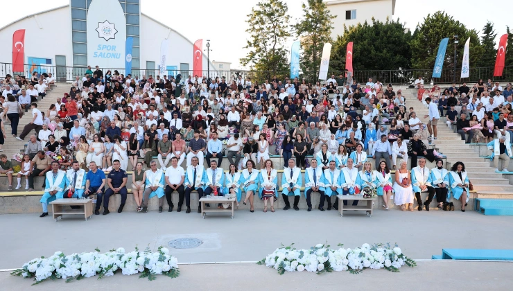 ALKÜ'de Beyaz Önlükten Hekimliğe! 90 Doktor Meslek Yemini Etti - Mega TV Alanya haber 22 - Mega TV
