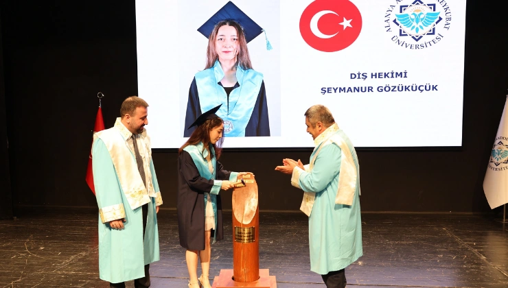 ALKÜ'de Beyaz Önlükten Meslek Hayatına: 64 Diş Hekimi Mezun Oldu - Mega TV Alanya haber 27 - Mega TV