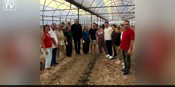 Kaya, Demre’de çiftçilerle ve esnafla buluştu