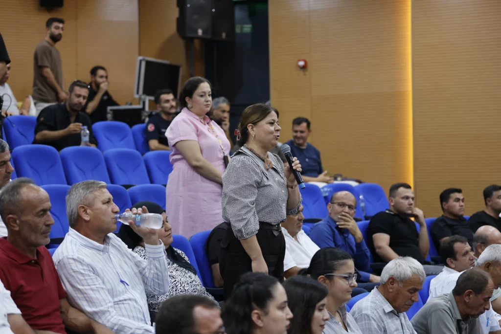 Antalya Buyuksehir Belediye Baskan Vekili Busra Ozdemir Kasta vatandaslari dinledi 4 - Mega TV