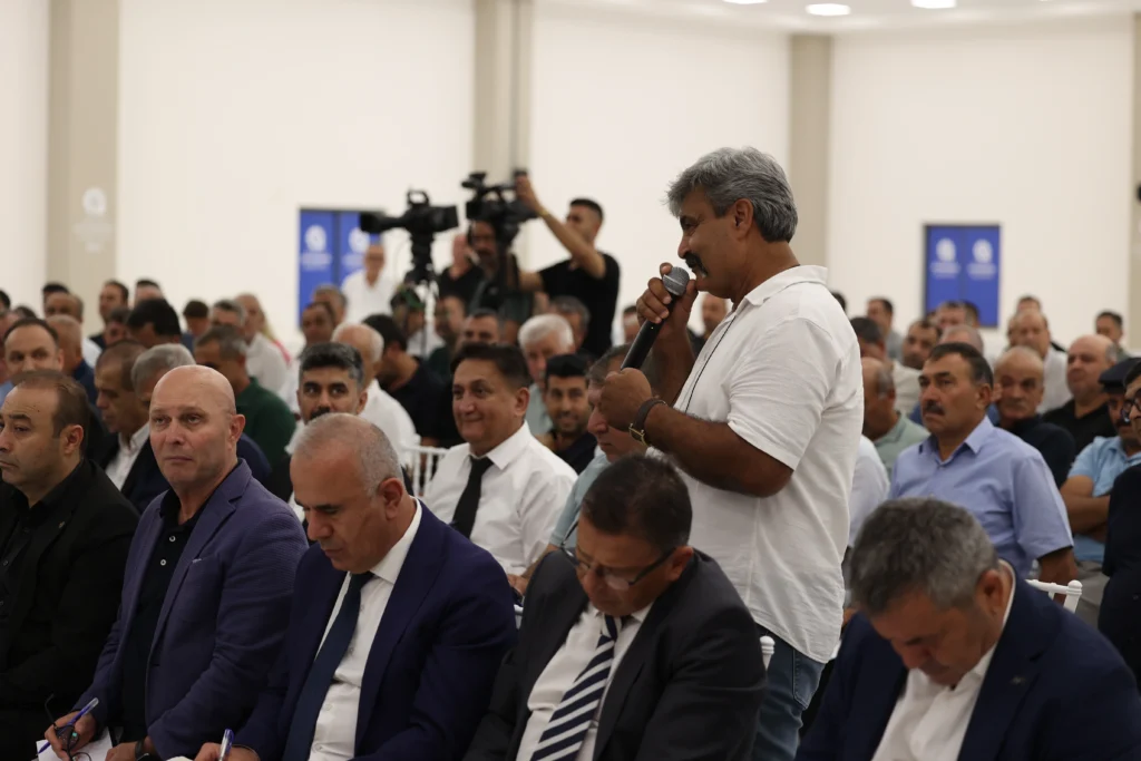 Buyuksehir Belediyesi Baskan Vekili Ozdemir Serikte muhtarlarla bulustu 3 - Mega TV