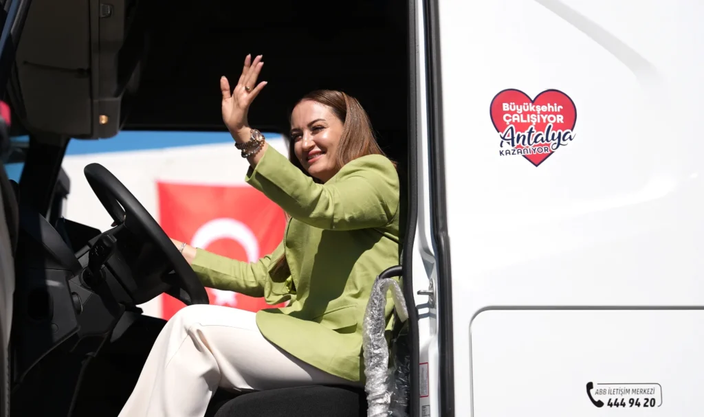 Buyuksehir Belediyesi arac filosunu oz kaynaklariyla guclendiriyor 4 - Mega TV