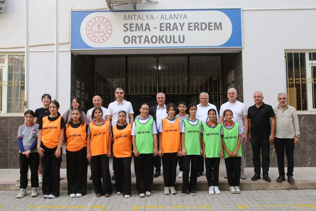 Eray Erdem öğrencilerle buluştu - Mega TV WhatsApp Image 2026 09 14 at 13.04.30 - Mega TV