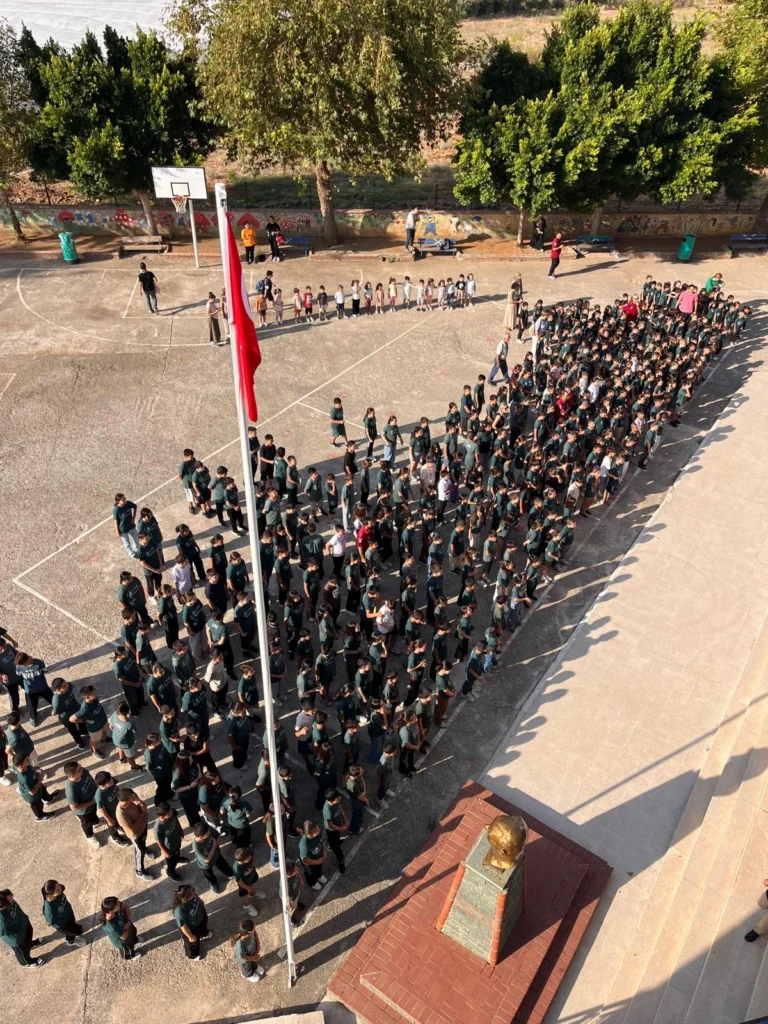 Gazipaşa’da öğrenciler güne hareketli başladı - Mega TV WhatsApp Image 2026 09 18 at 12.16.29 1 - Mega TV