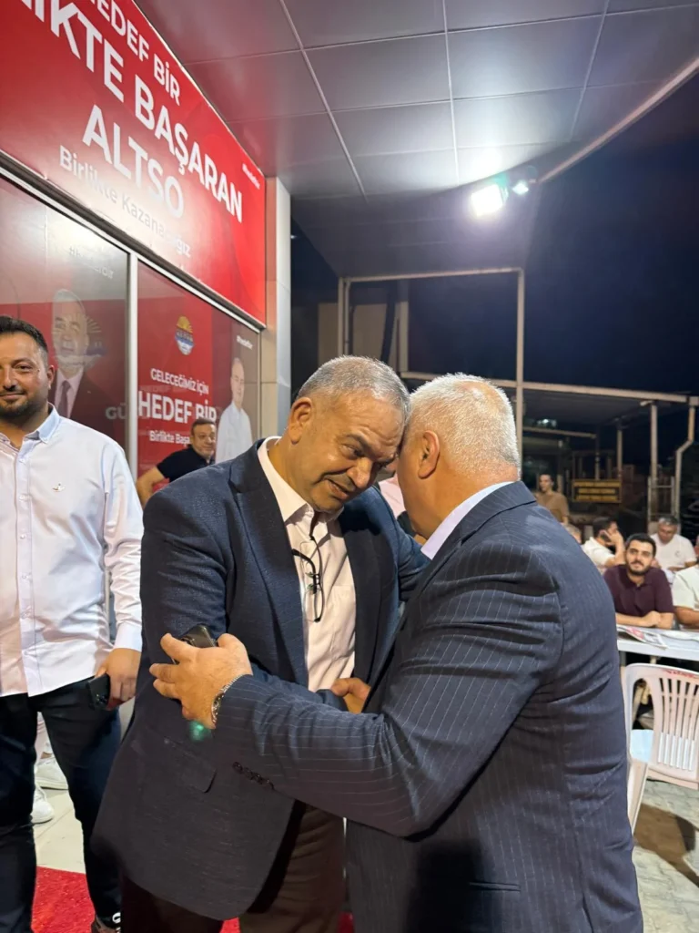 Erdem’den rakibi Tuna’ya nezaket ziyareti - Mega TV Erdem’den rakibi Tuna’ya nezaket ziyareti