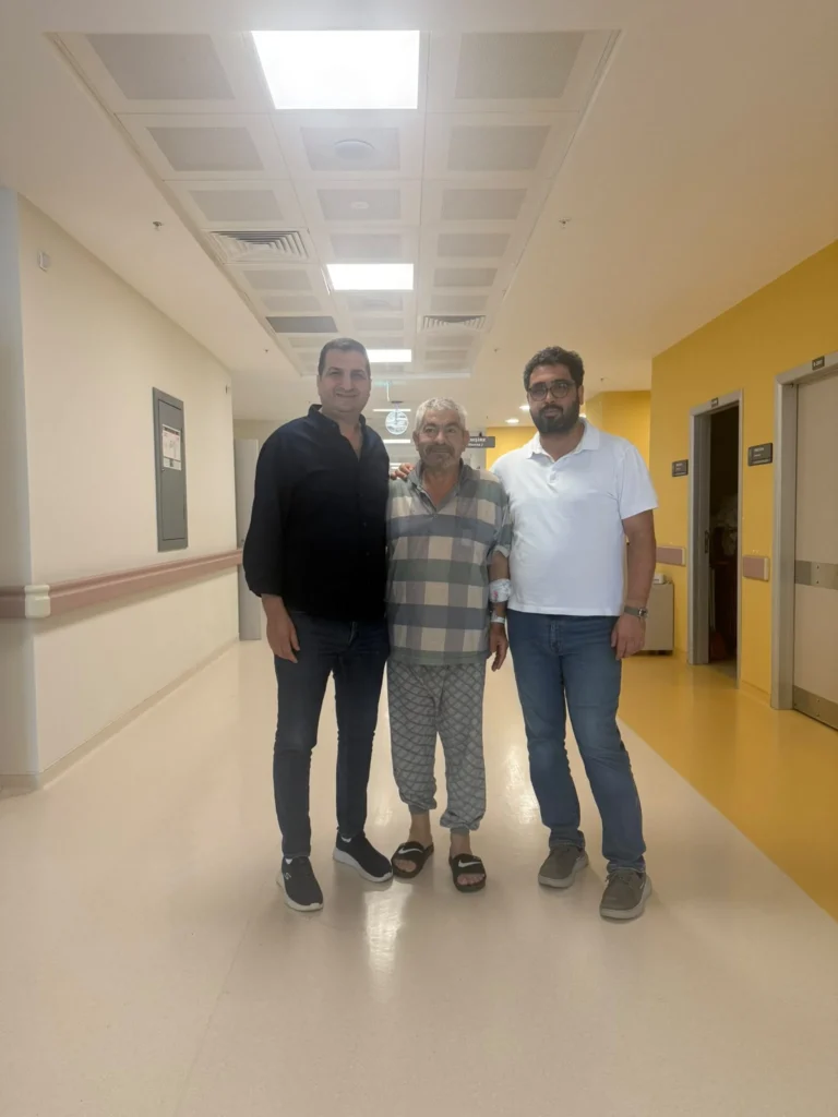 Doç. Dr. Mustafa Etli’den 10 cm’lik aort yırtığına başarılı TEVAR müdahalesi