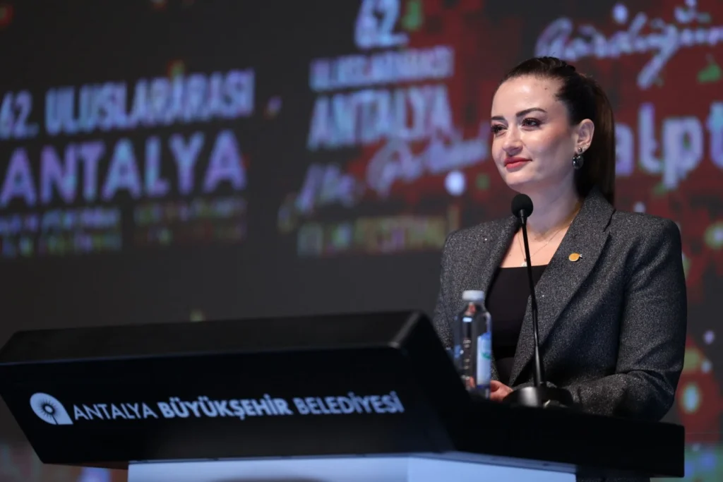 63. Altın Portakal Film Festivali başlıyor: Sinemanın yıldızları Antalya’da buluşacak - Mega TV 63. Altın Portakal Film Festivali başlıyor: Sinemanın yıldızları Antalya’da buluşacak