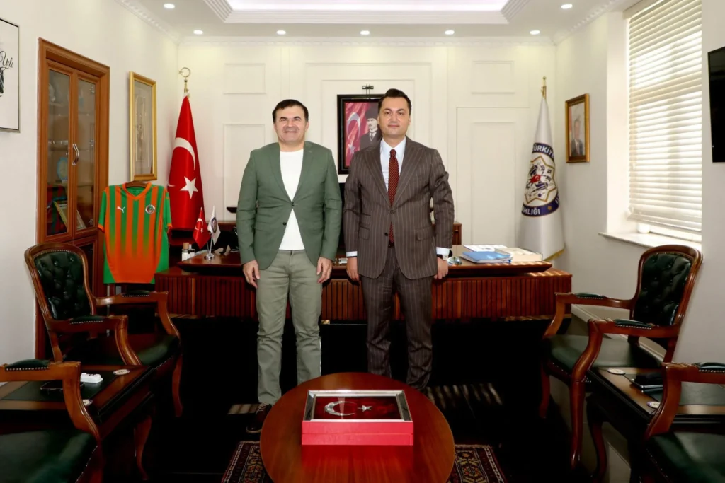 Kaymakam Öztürk’e önceki dönem Kaymakamı Tanrıseven’den ziyaret
