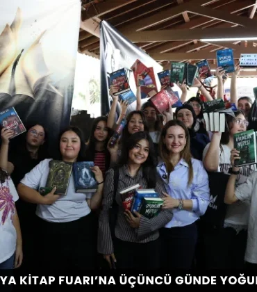 Antalya Kitap Fuarı’na üçüncü günde yoğun ilgi