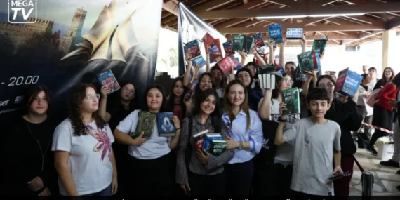 Antalya Kitap Fuarı’na üçüncü günde yoğun ilgi
