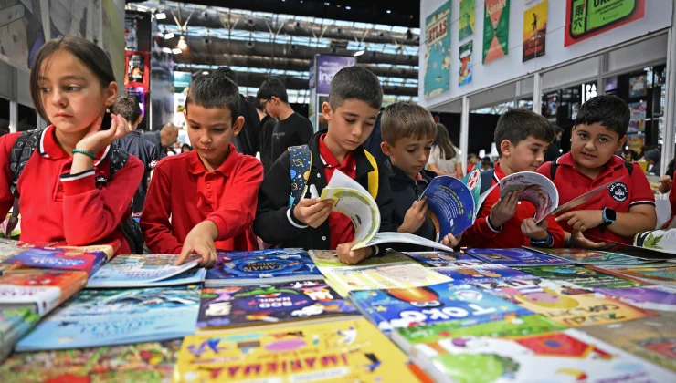 Antalya Kitap Fuarı’nda binlerce okur buluştu - Mega TV Alanya haber 2026 10 10T151232.898 - Mega TV