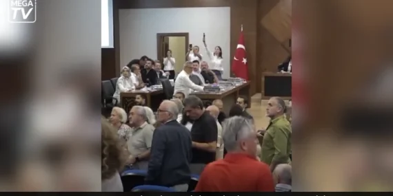 Konyaaltı Belediyesi meclisinde istifa sonrası gerilim