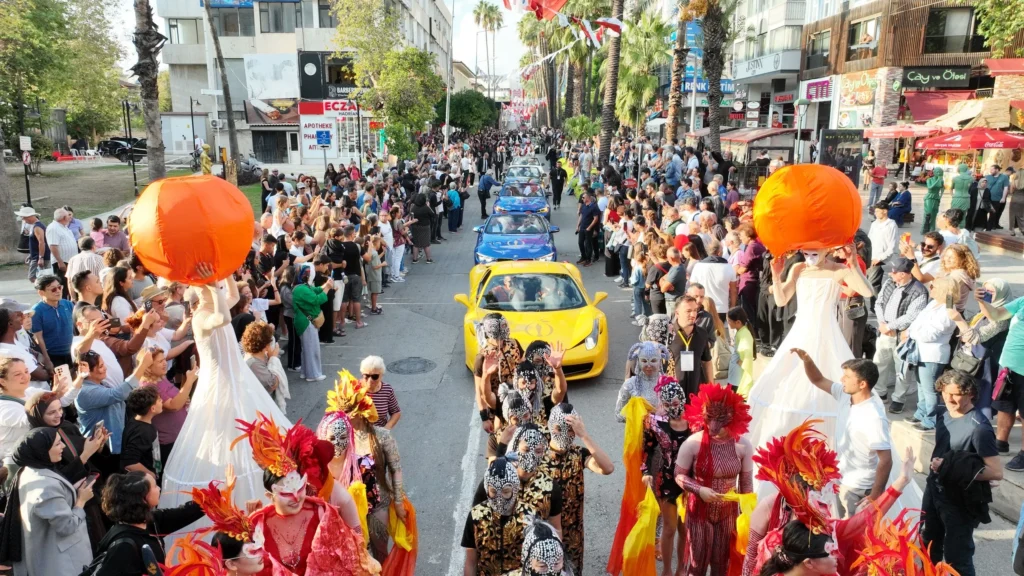 Altın Portakal kortejinde yıldızlar geçidi yaşanacak - Mega TV Altin Portakal Kortejinde yildizlar gecidi yasanacak 4 - Mega TV