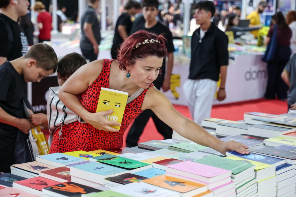 Antalya’da kitap dolu günler yaşanıyor