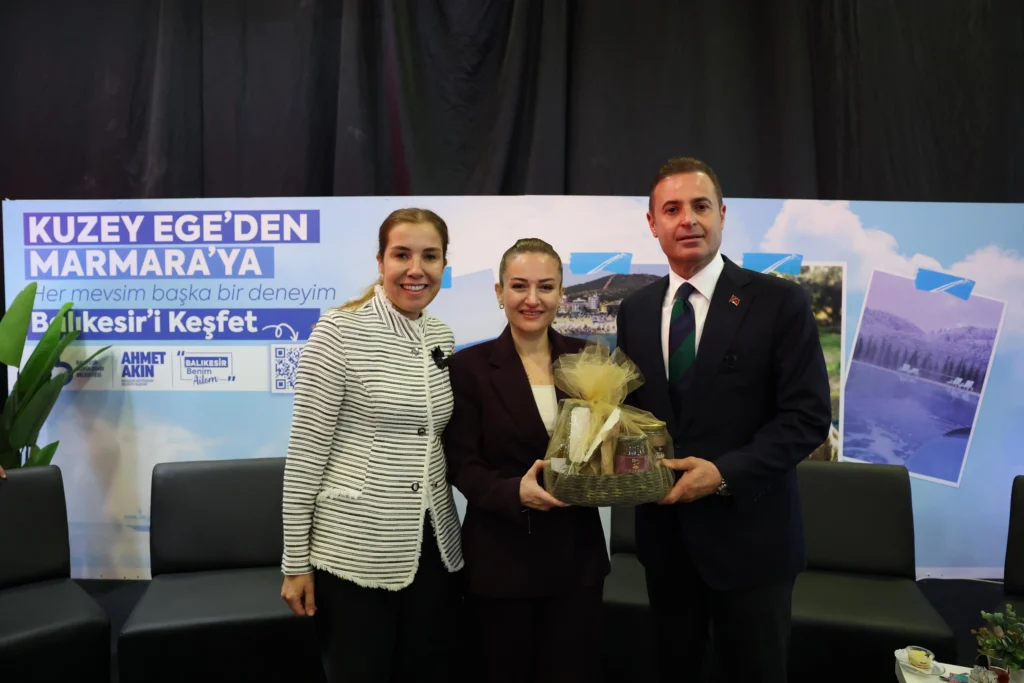 Baskan Vekili Busra Ozdemir Antalya Turizm Fuarinda konustu 6 - Mega TV