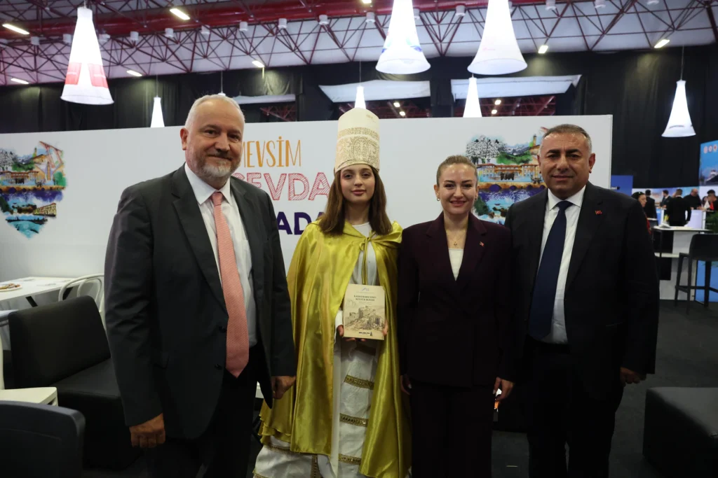 Baskan Vekili Busra Ozdemir Antalya Turizm Fuarinda konustu 8 - Mega TV