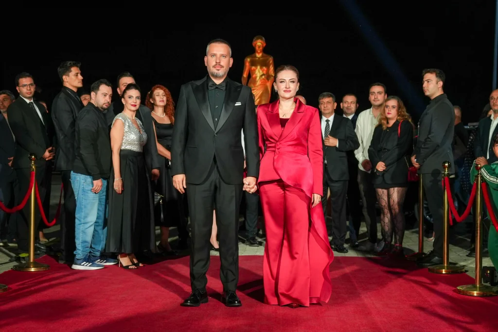 Behic Ozdemir Busra Ozdemir - Mega TV